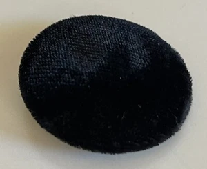 LARGE ANTIQUE BLACK VELVET BUTTON - Picture 1 of 7
