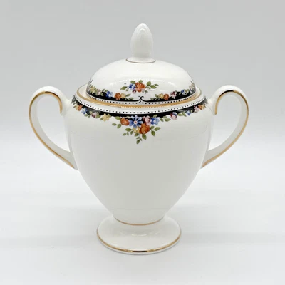 "Azúcar y tapa Wedgwood Osborne en forma de globo 6""" Foto 1 de 4