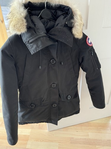 CANADA GOOSE giacca donna canada oca. Ottime condizioni con cappuccio in vera pelliccia. taglia piccola