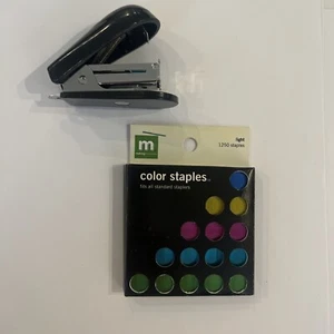 MAKE MEMORIES HEFTER MIT FARBHEFTKLAMMERN NEU - Bild 1 von 3