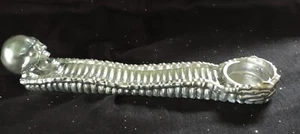 Totenkopf und Knochen Räuchergefäß Handarbeit aus Resin in Silber - Bild 1 von 5