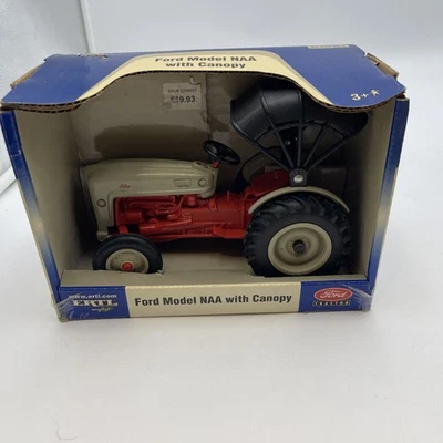 NEW ERTL, FORD MODEL NAA WITH CANOPY 1/16 DIECAST TRACTOR - Image 1 of 4