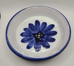 Vtg Handmade Blue Spongeware Pottery 5.75" Shallow Bowl/Plate Flower Unsigned - Picture 1 of 7