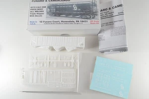 Funaro & Camerlengo HO C&O All Welded Offset Side Triple Hopper Kit - 8370 - Picture 1 of 7