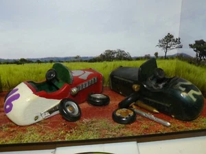 2 loose old carved wooden race cars - Bild 1 von 4