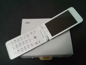 【NEW】 Kyocera GRATINA 4G KYF31 Unlocked Flip Phone White au Japan No SIM Lock - Picture 1 of 4