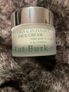 KAT BURKI Vitamina C crema viso intensiva Essential Radiance 1,7 oz/50 ml COMPLETA $116 - Foto 1 di 2