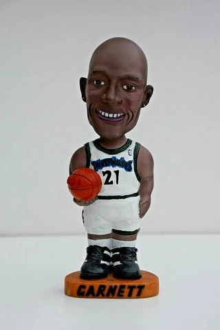 Kevin Garnett Minnesota Timberwolves 2000-2001 stadium giveaway bobblehead w/box Cover