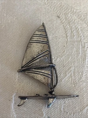 Винтажная итальянская миниатюрная фигурка виндсерфинга ручной работы из настоящего серебра 800 - Изображение 1 из 4