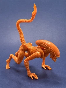 Figura de acción Lanard Alien Xenomorph Orange Runner Alien 5 pulgadas - Imagen 1 de 5