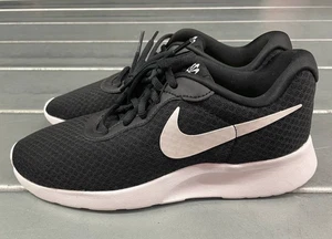 Nike Tanjun Flyease Zapatos para Correr Hombres 6.5 Mujeres 8 Negro Blanco DV7775 101 - Imagen 1 de 10