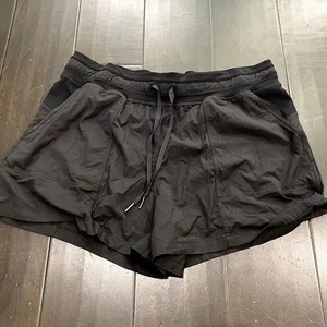 Lululemon Dance Studio High-Rise Short 3.5" Black Women's Size 14 - Picture 1 of 5