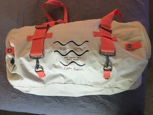 duffle bolsa with skateboard straps