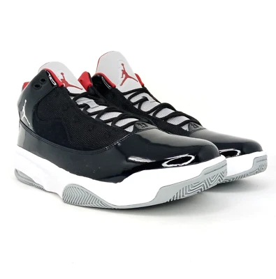 "NOVO" Tênis de Basquete Nike Jordan Max Aura 2 Masculino Tamanho 9.5 EUA - Imagem 1 de 4