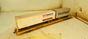 HO Atlas 89FT TOFC with trailers #TTAX 974437 Weathered - Picture 1 of 4