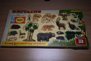 Vintage 1973 Britains #7326 Animal World / Zoo Models Set - Picture 1 of 20