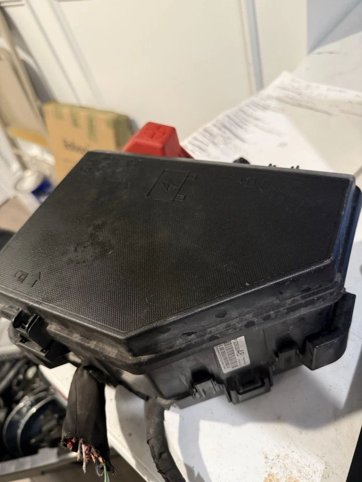 Engine Fuse Box BUICK ENCLAVE 13 14 PN 22933348 Foto 1 de 4