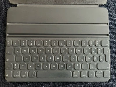 Apple Smart Keyboard Folio für iPad Pro 11" (1. Generation) - Deutsch (QWERTZ) - Bild 1 von 4