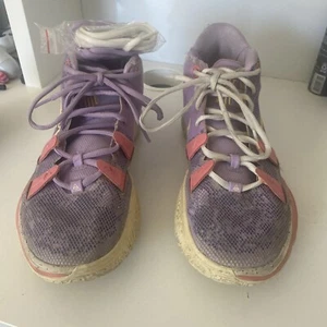 Size 9.5 - Nike Kyrie 7 1 World 1 People - Picture 1 of 6