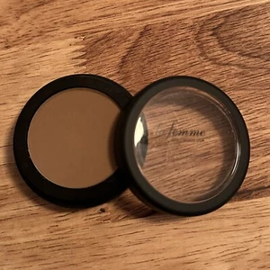 La Femme Cosmetics Makeup Pressed Eye Shadow 0.1 oz BROWN NEW - Picture 1 of 3