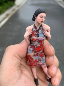 Resin Diorama 1:18 Cheongsam Mädchen Miniatur Figur Puppe Spielzeug Szene Requisiten - Bild 1 von 20