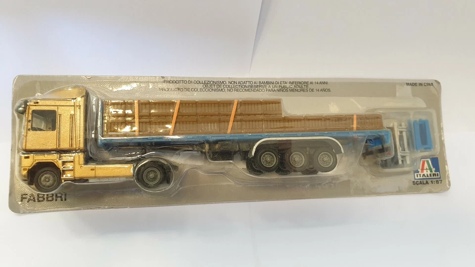 Autoarticolato Italeri Renault con rimorchio cassonato scala 1:87 - Immagine 1 di 1