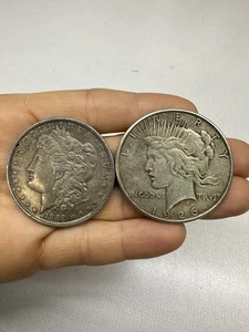 1889 MORGAN AND 1926 PEACE SILVER DOLLAR $1 US MINT CIRCULATED COIN SET - Bild 1 von 7