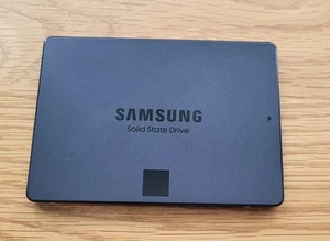 Samsung 870 QVO 1TB 2.5" SATA III Internal SSD (MZ-77Q1T0) - Photo 1/3