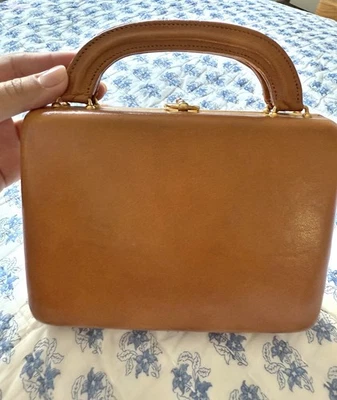 Bolso sin asas vintage de cuero tostado hecho en Italia expresamente para Etra Foto 1 de 4