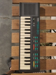 Vintage 15” Yamaha PORTASOUND PSS-30 Electronic Keyboard Tested Works - Picture 1 of 3