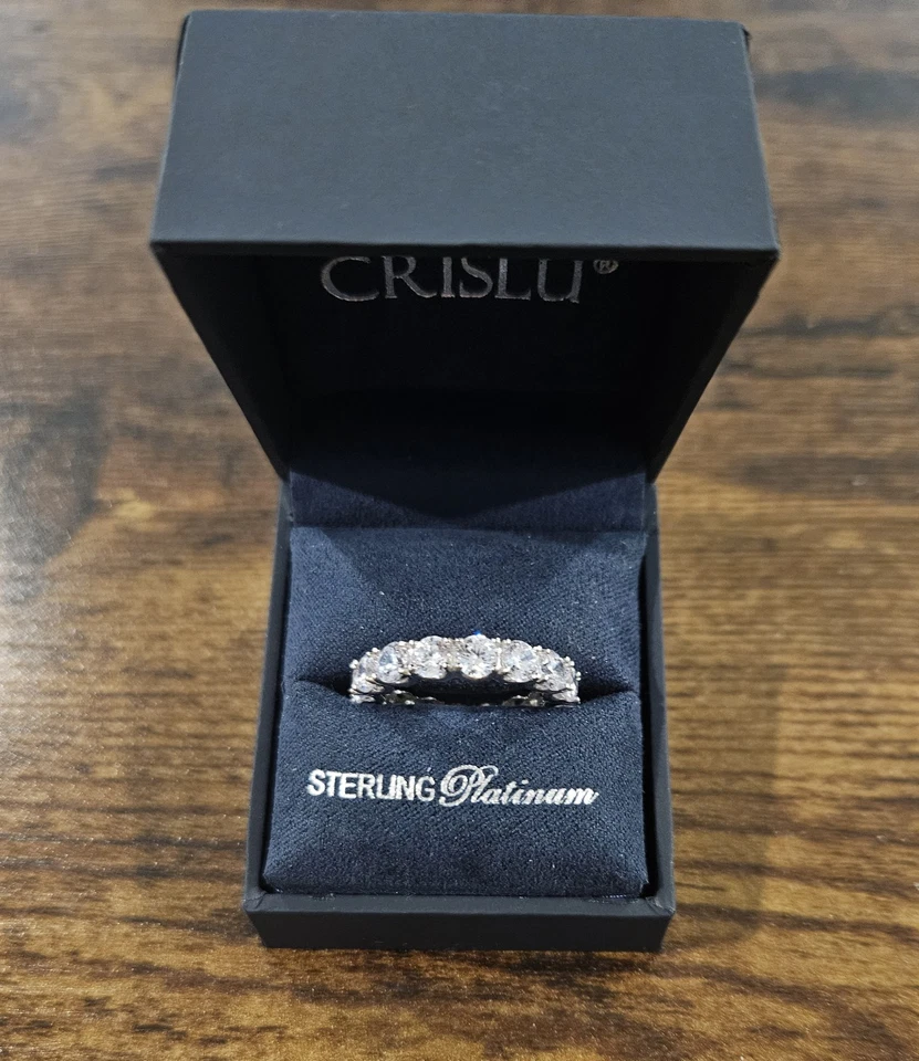 Anillo Crislu Grande Corte Redondo Talla 8 Foto 1 de 4