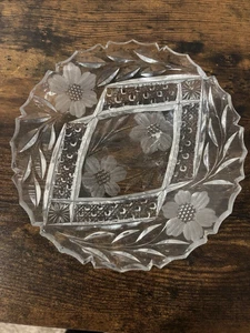 Antique 6.5 X 1.5" Cut-Etched Daisies Leaves Harvard Gem Rows Crystal Glass Bowl - Picture 1 of 2