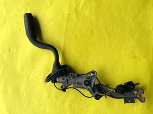 2016 GMC SIERRA 1500  TRANSMISSION GEAR SHIFTER LEVER OEM 26113791 - Picture 1 of 5