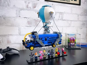 BRIXBOX Display stand for LEGO® Fortnite™: Battle Bus - 77073 - Picture 1 of 8