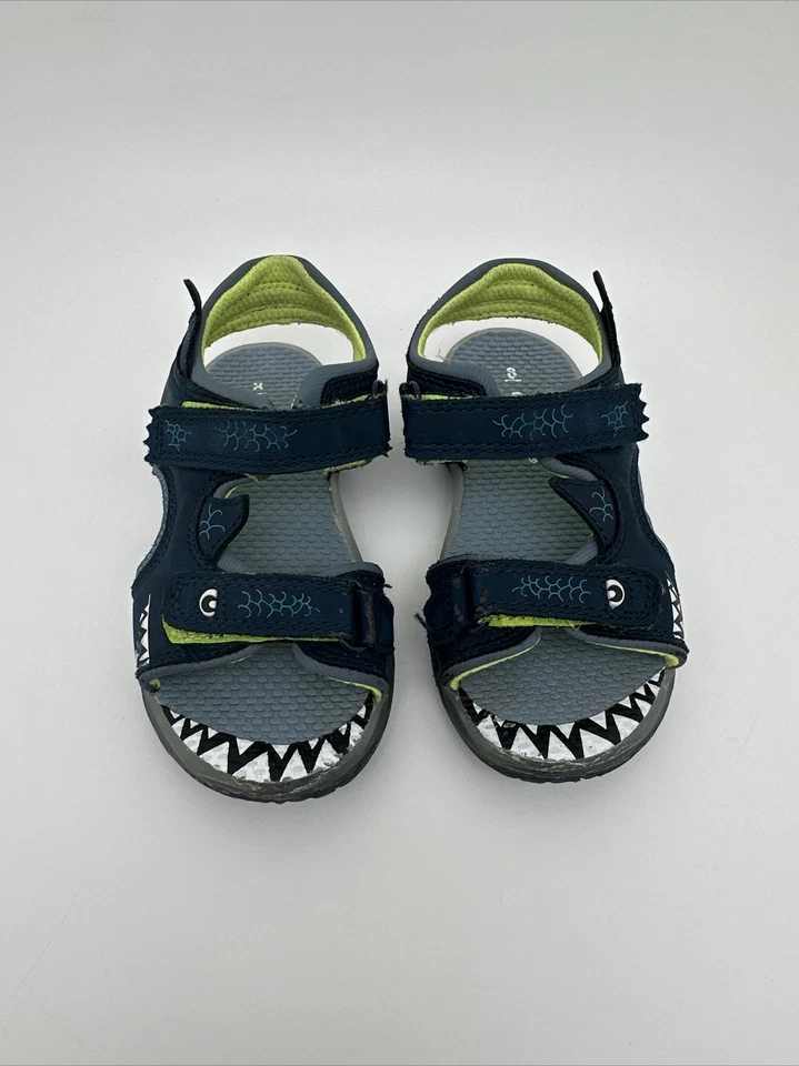 Sandalias iluminadas Carter's Funny Monster para niños pequeños talla 8 EE. UU./24 EUR- Usadas...64 Foto 1 de 4