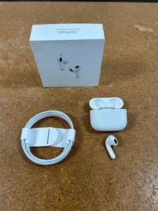 Apple AirPods (3ème génération) - Droit uniquement - Photo 1 sur 3