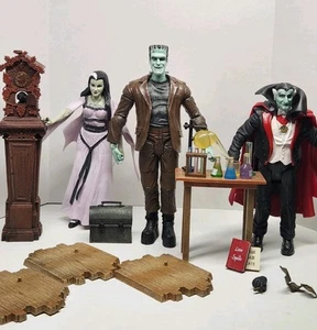 Diamond Select The Munsters Herman Lily Grandpa Electric Chair Lot  NEW & LOOSE  - Picture 1 of 20