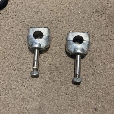 СТОЯК ОРИГИНАЛЬНЫЕ КРЕПЛЕНИЯ РУЛЯ HM CRE 50 1996/2006 (без шайб) X2 - Изображение 1 из 4