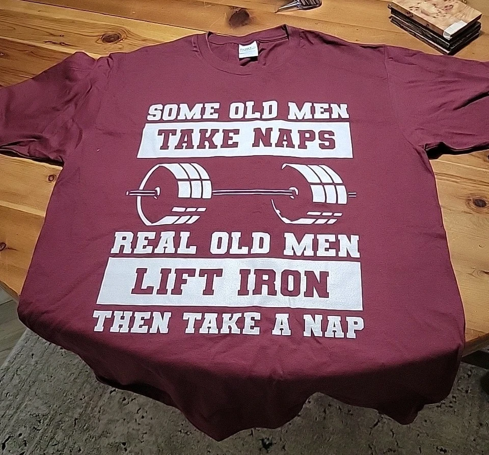 Camiseta Some Old Men Take Naps Real Old Men Lift Borgoña Para Hombre Talla Grande Divertida  Foto 1 de 3