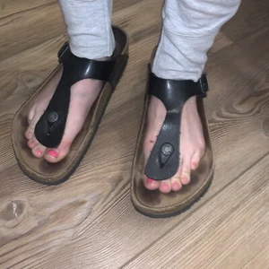 Birkentsock Gizeh Black Leather Thong Sandals Clogs Sz 39 Women 8 men 6 ❤️sj7m39 - Picture 1 of 10