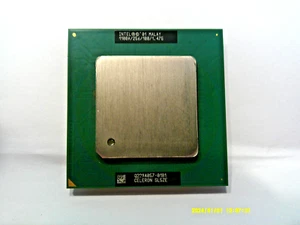 Intel Celeron 1.1Ghz CPU SL5ZE (1100MHz 128/100/1.47V (Socket 370) Processor - Picture 1 of 3