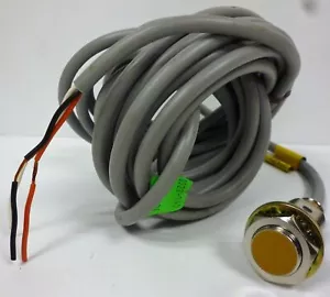 Omron TL-X5E1 Inductive Proximity Sensor - Picture 1 of 4