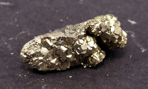 Fools Gold / Pyrite / MINERALS / CRYSTALS / EARTH ROCK / SPECIMEN / COLLECTIBLE - Picture 1 of 3