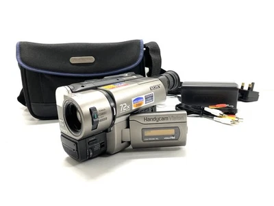 SONY CCD-TRV46E Hi8 Tape Digital Video Camera HANDYCAM Complete Working Set - Image 1 of 4