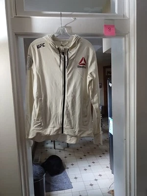 Chaqueta UFC grande para hombre Foto 1 de 3