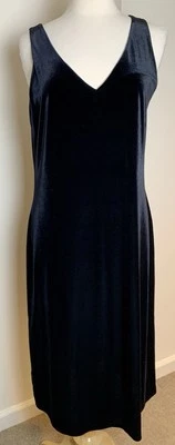 Vintage Laura Ashley Velvet Dress Women Black Midi Long Goth Romantic V Neck XL - Image 1 of 4