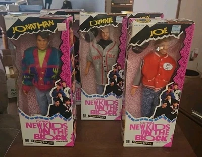 Oficial Nuevo Kids On The Block Hangin' Figuras Sueltas Conjunto Completo de 5 Nuevo  Foto 1 de 4