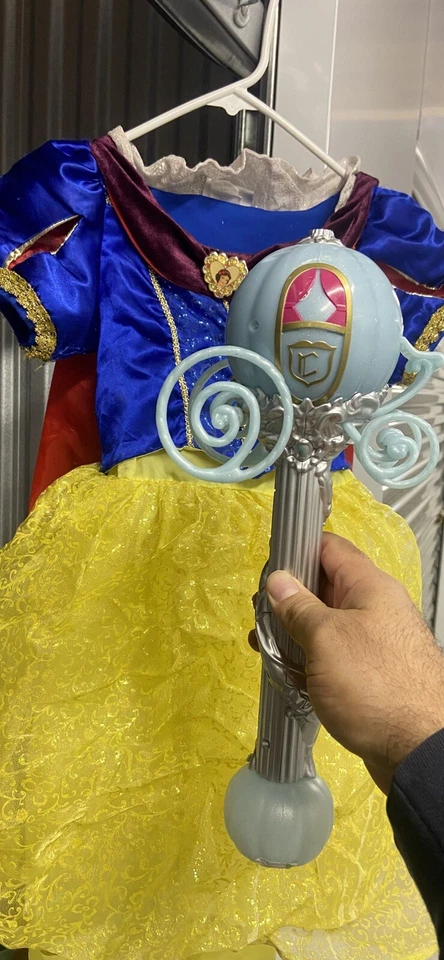 Vestido Princesa Disney Blancanieves Talla Pequeña 6/6X Plus Fabricante de Burbujas Foto 1 de 4