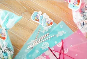 BT21 Verpackung flache offene Polybeutel + Charakter-Tag-Linie Friends (7er-Pack) BTS - Bild 1 von 6