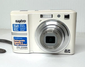 Sanyo VPC-S1285W White Digital Camera 12 MP 3x Zoom Tested Works w Case - Picture 1 of 12